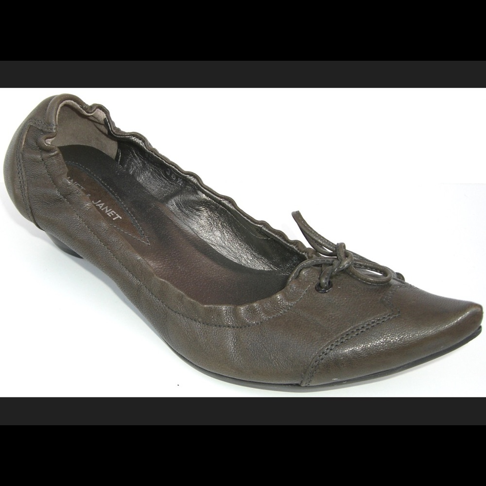 Ladies flat ballerina